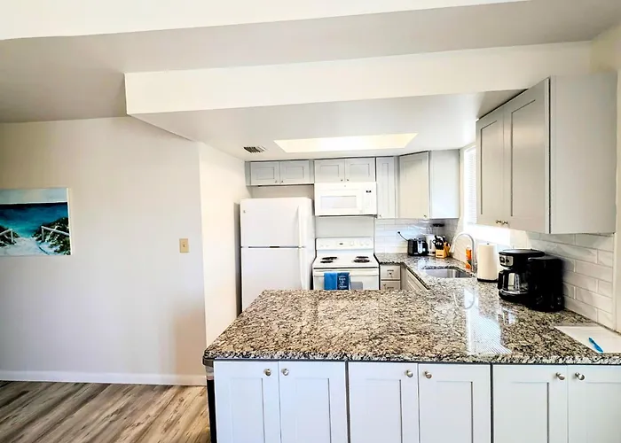 2br Tropical Retreat A 3mins To Apartment