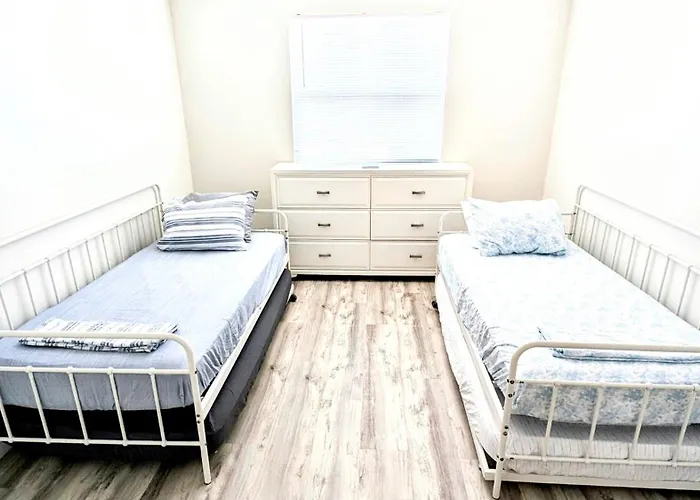 2br Tropical Retreat A 3mins To *